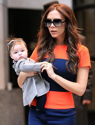 Looks: Victoria Beckham y Harper Looks: Victoria Beckham y Harper
