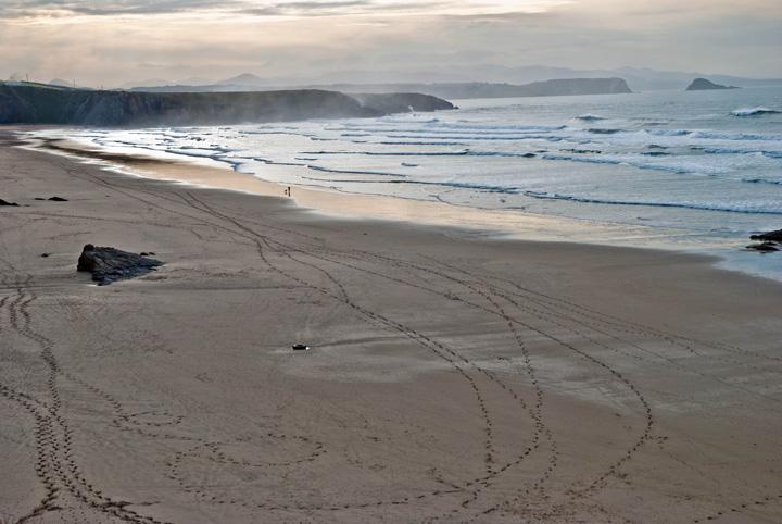 Playa de Xagón en el concejo de Gozón.   Por Max.