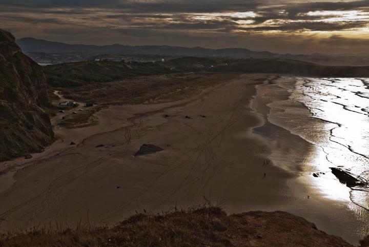 Playa de Xagón en el concejo de Gozón.   Por Max.