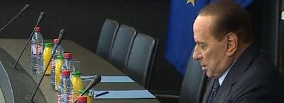 Desberlusconizar Italia. Desberlusconizar Italia.