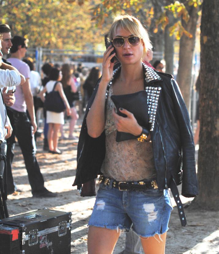 -P-A-R-I-S- -P-A-R-I-S-