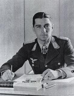 Alemania pierde a su mejor piloto, el Coronel Werner Mölders - 22/11/1941.
