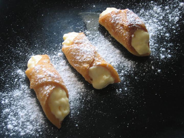 Cannolis Cannolis