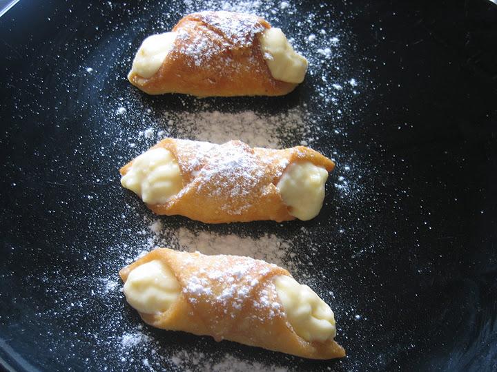 Cannolis Cannolis
