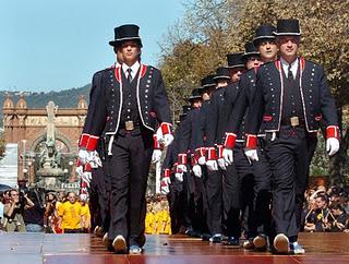 Mozos de Escuadra, un cuerpo monárquico y español Mozos de Escuadra, un cuerpo monárquico y español