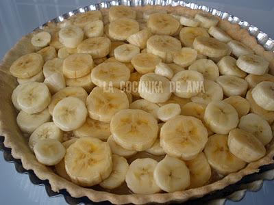 PASTEL DE PLATANO Y ALMENDRAS PASTEL DE PLATANO Y ALMENDRAS