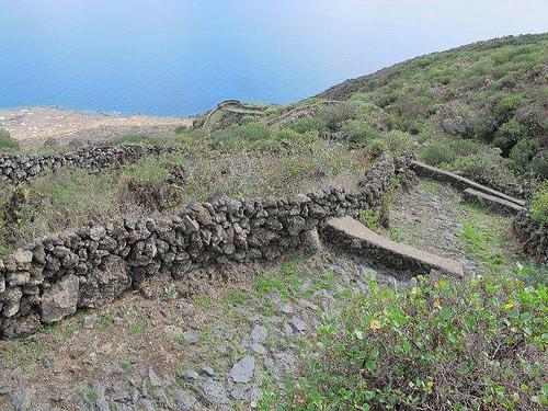 Bajada hacia el mirador de la Fuente. Isora