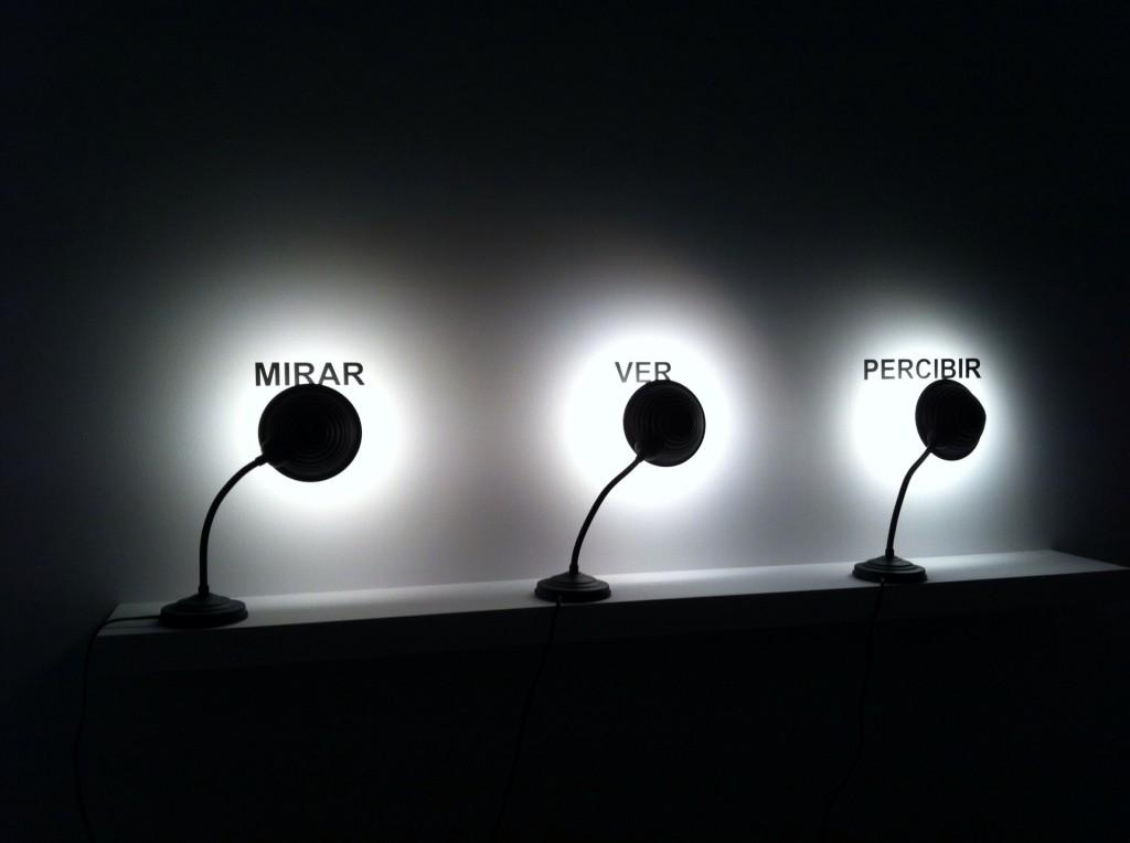 Muntadas. Mirar, ver, percibir, 2009. ARCO XXVII, Galería Joan Prats, Madrid. El video pide sitio: Muntadas e Hiraki Sawa