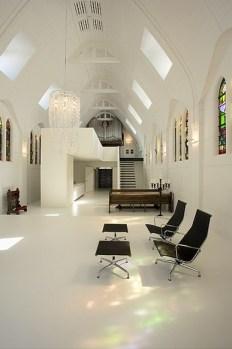 church-remodeled-lounge-area Vivir en una iglesia