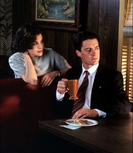 twin-peaks-cooper-audrey David Lynch. Sueños,pesadillas y canciones: retrospectiva en el CICA (+ extras: miniciclo Disney navideño y un paseo por La torre de los siete jorobados)