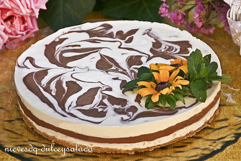 TARTA MARMOLADA DE QUESO CON CHOCOLATE Y ALMENDRAS TARTA MARMOLADA DE QUESO CON CHOCOLATE Y ALMENDRAS