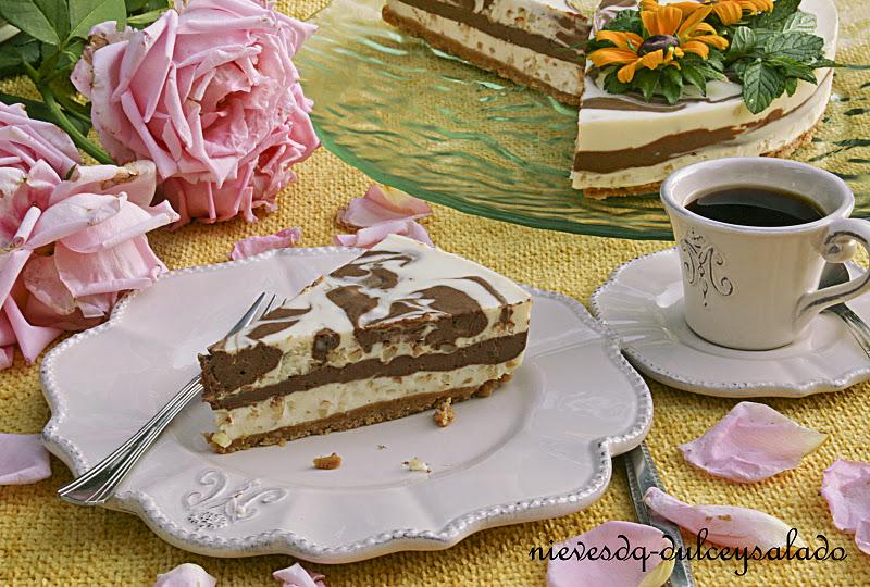 TARTA MARMOLADA DE QUESO CON CHOCOLATE Y ALMENDRAS TARTA MARMOLADA DE QUESO CON CHOCOLATE Y ALMENDRAS