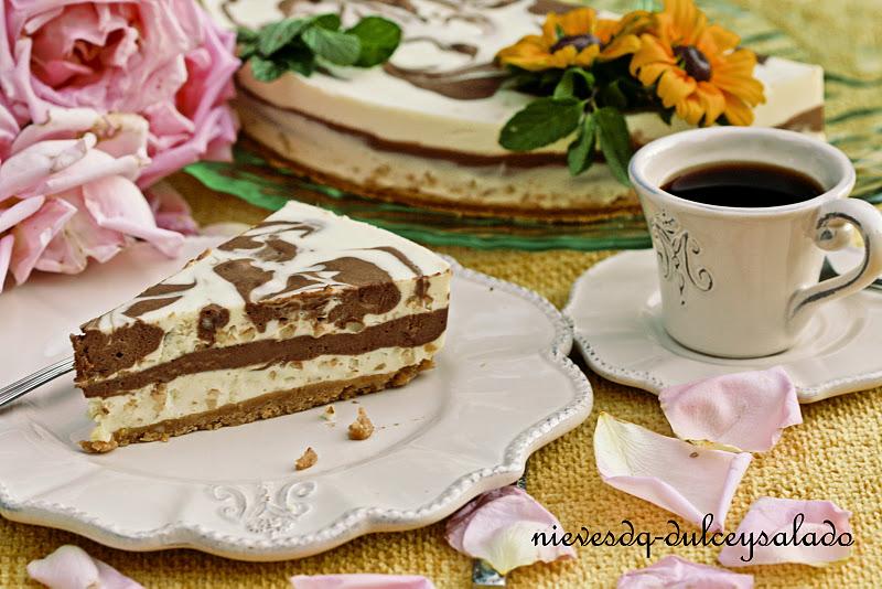 TARTA MARMOLADA DE QUESO CON CHOCOLATE Y ALMENDRAS TARTA MARMOLADA DE QUESO CON CHOCOLATE Y ALMENDRAS