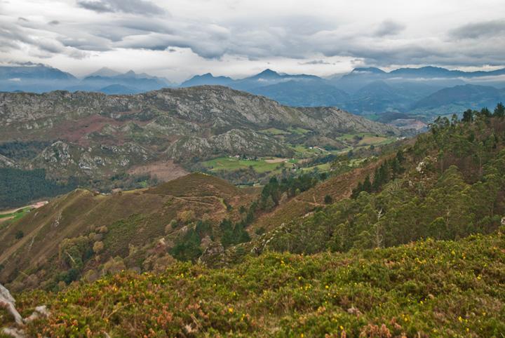 Ribadesella y el Fitu.  Por Max.