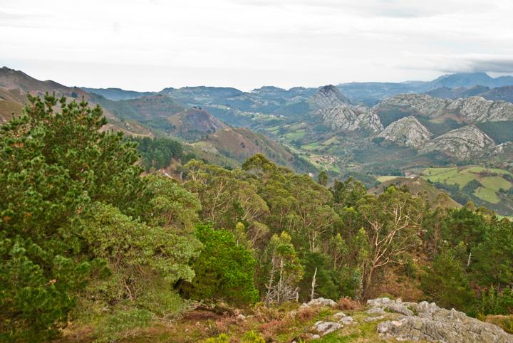 Ribadesella y el Fitu.  Por Max.