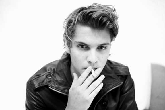 Luke Grimes Luke Grimes