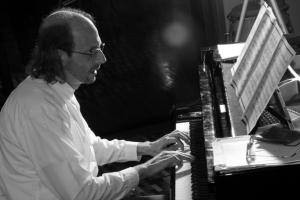 Arnaldo Pizzolante 1.1 Paul Desenne y Arnaldo Pizzolante ofrecen Recital de Cámara con obras de August Nölck