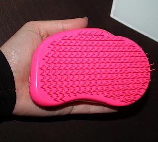 Cepillando mi pelo con Tangle Tezeer Cepillando mi pelo con Tangle Tezeer