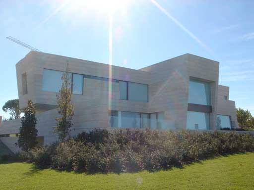 A-cero Projects A-cero presenta una vivienda unifamiliar en una exclusiva urbanización madrileña