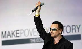 Bono, actuación promocionando el hacer de la pobreza una historia del pasado Jodida hambruna, jodida censura