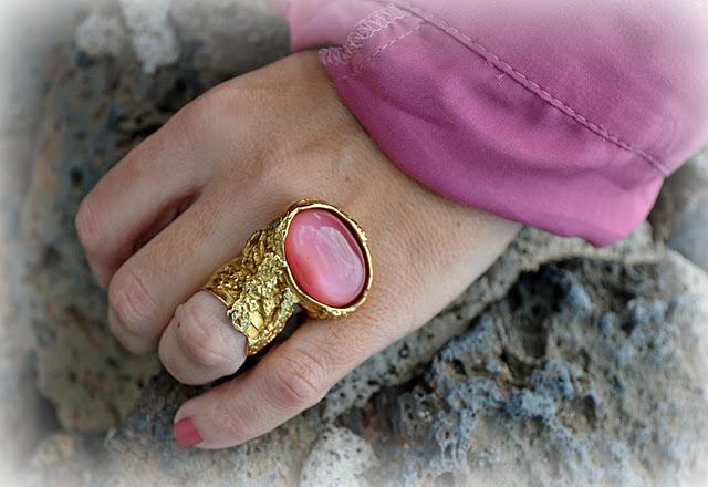 Pink Shirt & Arty Oval Ring Pink YSL