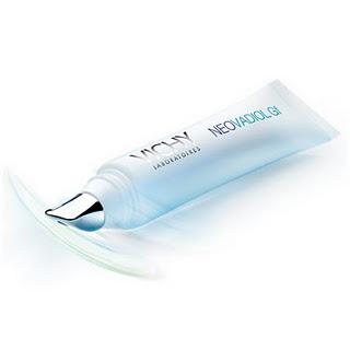 Contornos de ojos roll-on: Mirada impecable esta Navidad. Contornos de ojos roll-on: Mirada impecable esta Navidad.