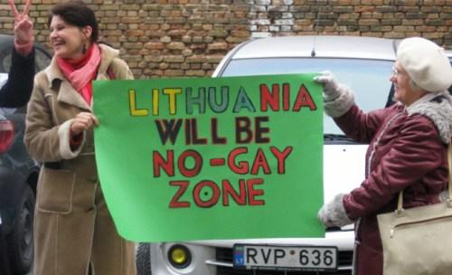 Europa arremete contra los países que discriminan a gays y lesbianas