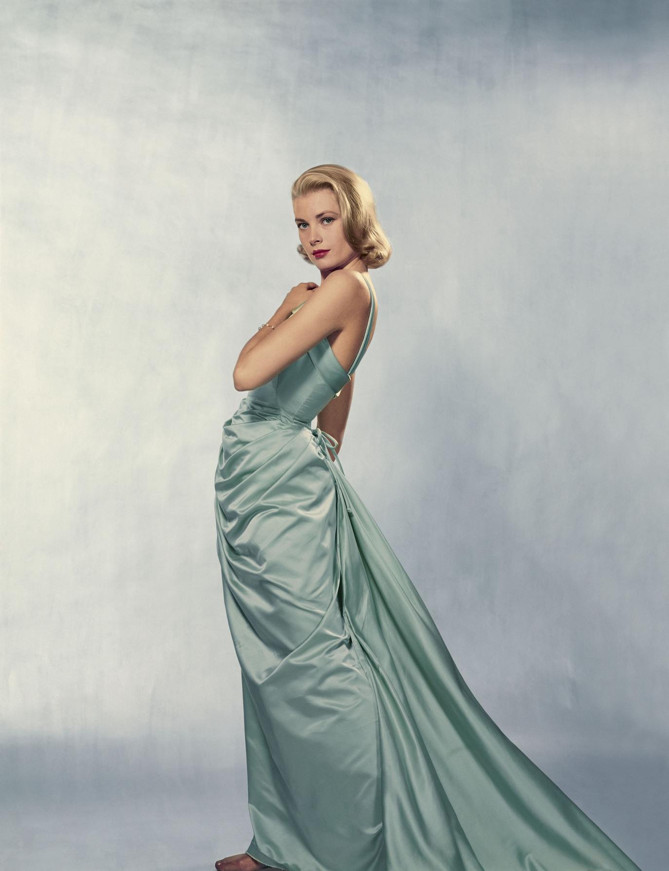 GRACE KELLY: FROM MOVIE STAR TO PRINCESS