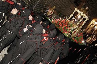 Dieciséis preguntas incrédulas sobre la Semana Santa. Dieciséis preguntas incrédulas sobre la Semana Santa.