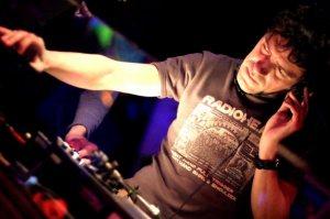 amable dj 1 Cinco Minutos Con… Dj Amable
