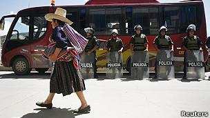 policía antimotines desplegada en cajamarca