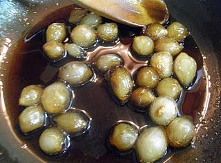 Solomillo de Cerdo con Salsa de Nueces y Cebollitas Glaseadas Solomillo de Cerdo con Salsa de Nueces y Cebollitas Glaseadas
