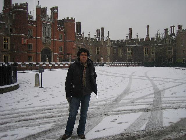 HAMPTON COURT: JARDINES, LABERINTOS Y FANTASMAS HAMPTON COURT: JARDINES, LABERINTOS Y FANTASMAS