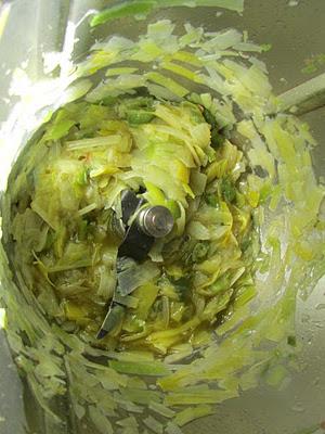 MERLUZA EN SALSA DE PUERROS AL AZAFRÁN MERLUZA EN SALSA DE PUERROS AL AZAFRÁN