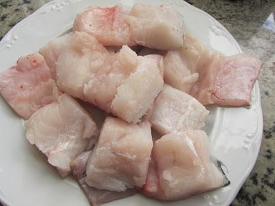 MERLUZA EN SALSA DE PUERROS AL AZAFRÁN MERLUZA EN SALSA DE PUERROS AL AZAFRÁN