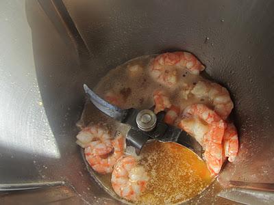 MERLUZA EN SALSA DE PUERROS AL AZAFRÁN MERLUZA EN SALSA DE PUERROS AL AZAFRÁN