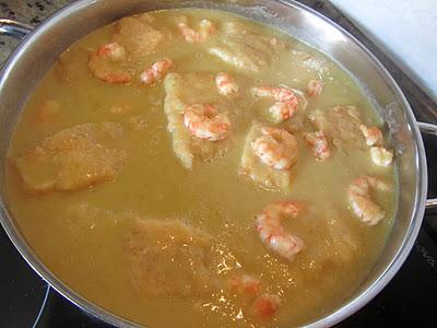 MERLUZA EN SALSA DE PUERROS AL AZAFRÁN MERLUZA EN SALSA DE PUERROS AL AZAFRÁN