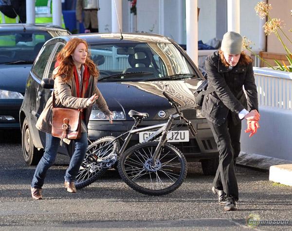 Saoirse Ronan y Caleb Landry Jones en el set de Byzantium