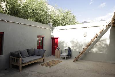 MAS RUSTICO EN EL HIMALAYA MAS RUSTICO EN EL HIMALAYA