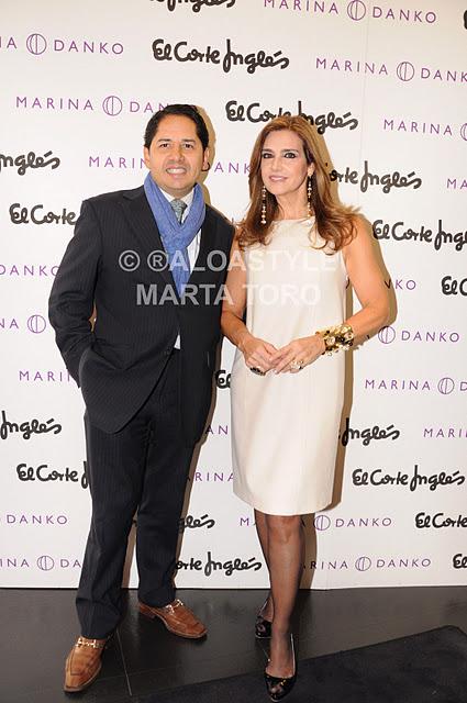 Con Marina Danko, quien presentó su exclusiva colección para El Corte Inglés. Marina, de origen colombiano, es uno de los personajes más admirados de la vida social española. Con Marina Danko, quien presentó su exclusiva colección para El Corte Inglés. Marina, de origen colombiano, es uno de los personajes más admirados de la vida social española.