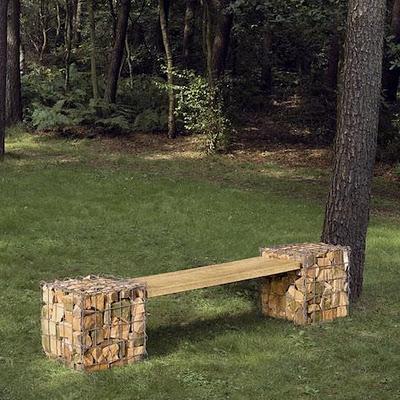 Muebles de jardín con troncos y piedras Muebles de jardín con troncos y piedras