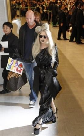 Lady Gaga en Tokyo. Imágenes de sus estilismos
