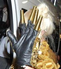 Lady Gaga en Tokyo. Imágenes de sus estilismos