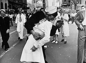 beso 2ª guerra beso 2ª guerra