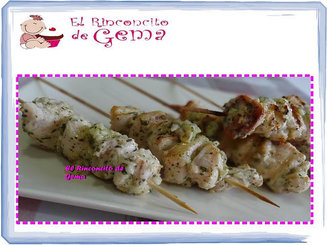 BROCHETAS BRASEADAS AL AJILLO. BROCHETAS BRASEADAS AL AJILLO.