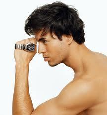 EL ARMARIO DE LOS FAMOSOS. ENRIQUE IGLESIAS EL ARMARIO DE LOS FAMOSOS. ENRIQUE IGLESIAS