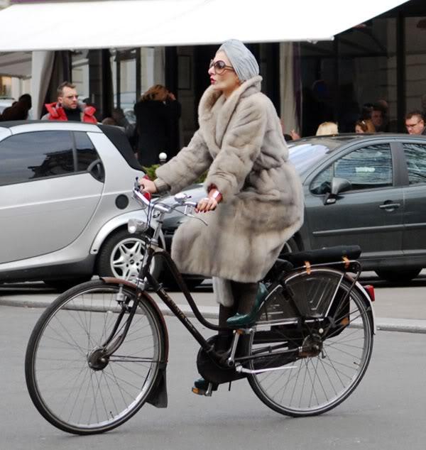La moda va en bicicleta La moda va en bicicleta