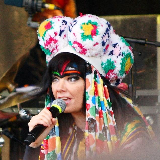 Björk Festivales de música en Latinoamérica 2012: Quilmes Rock y Lollapalooza Chile
