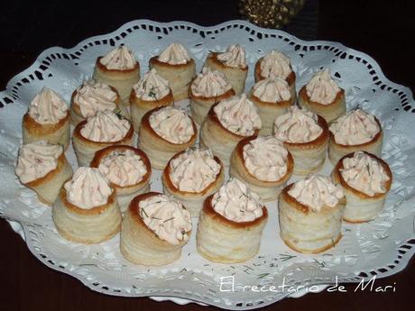 MINI VOL AU VENT RELLENOS DE ESPUMA DE SALMÓN MINI VOL AU VENT RELLENOS DE ESPUMA DE SALMÓN