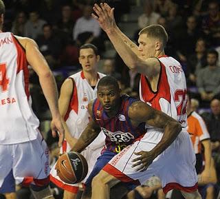 El Barça resuelve en el tercer cuarto su última victoria del año ante el Assignia Manresa (74-61)